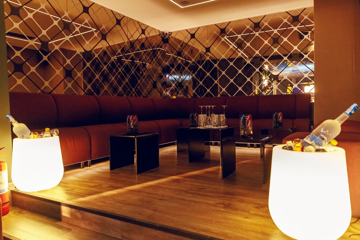 Victoriei 100 Bar